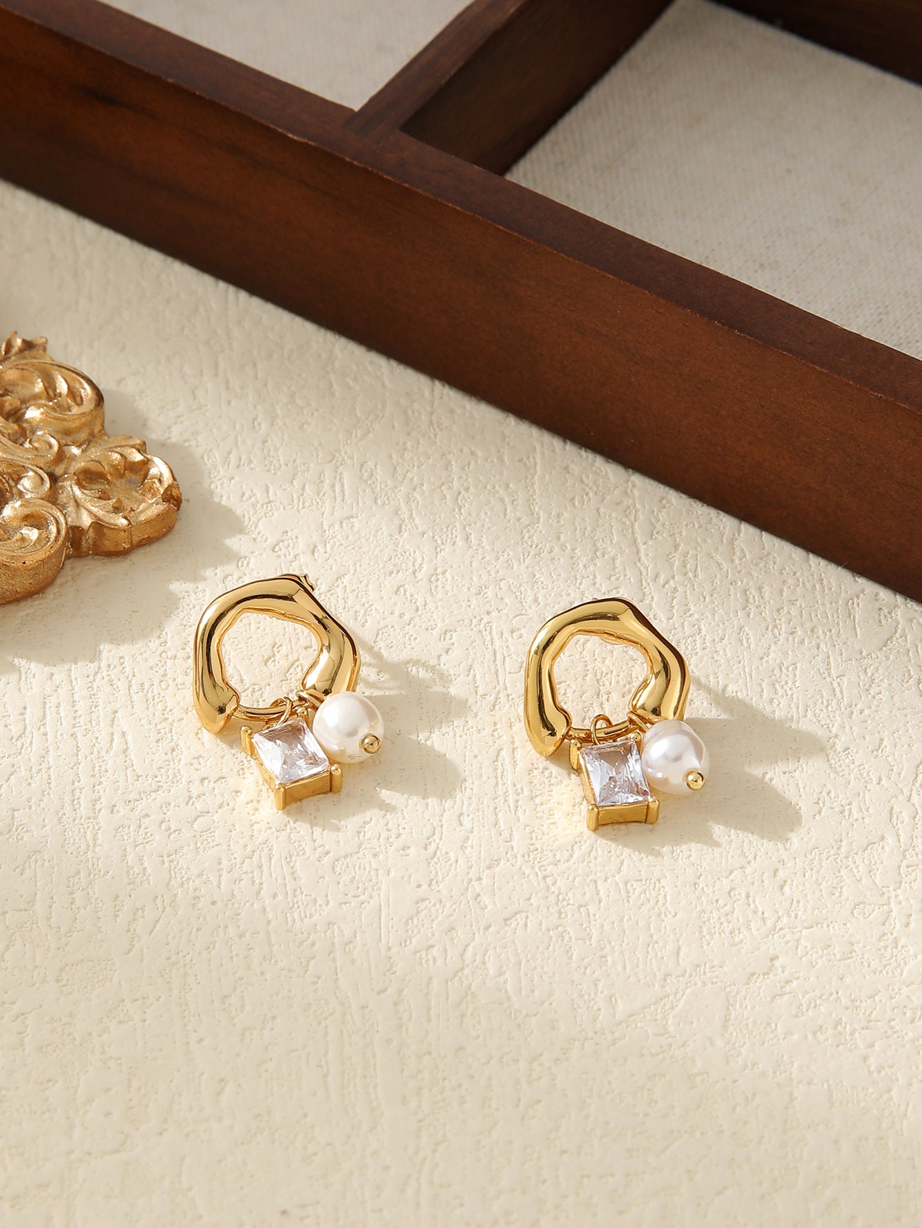 PEARL STUD ESRRRINGS