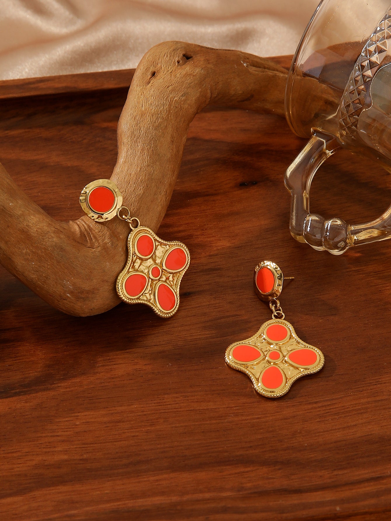 ENAMEL LUCKY CLOVER EARRINGS