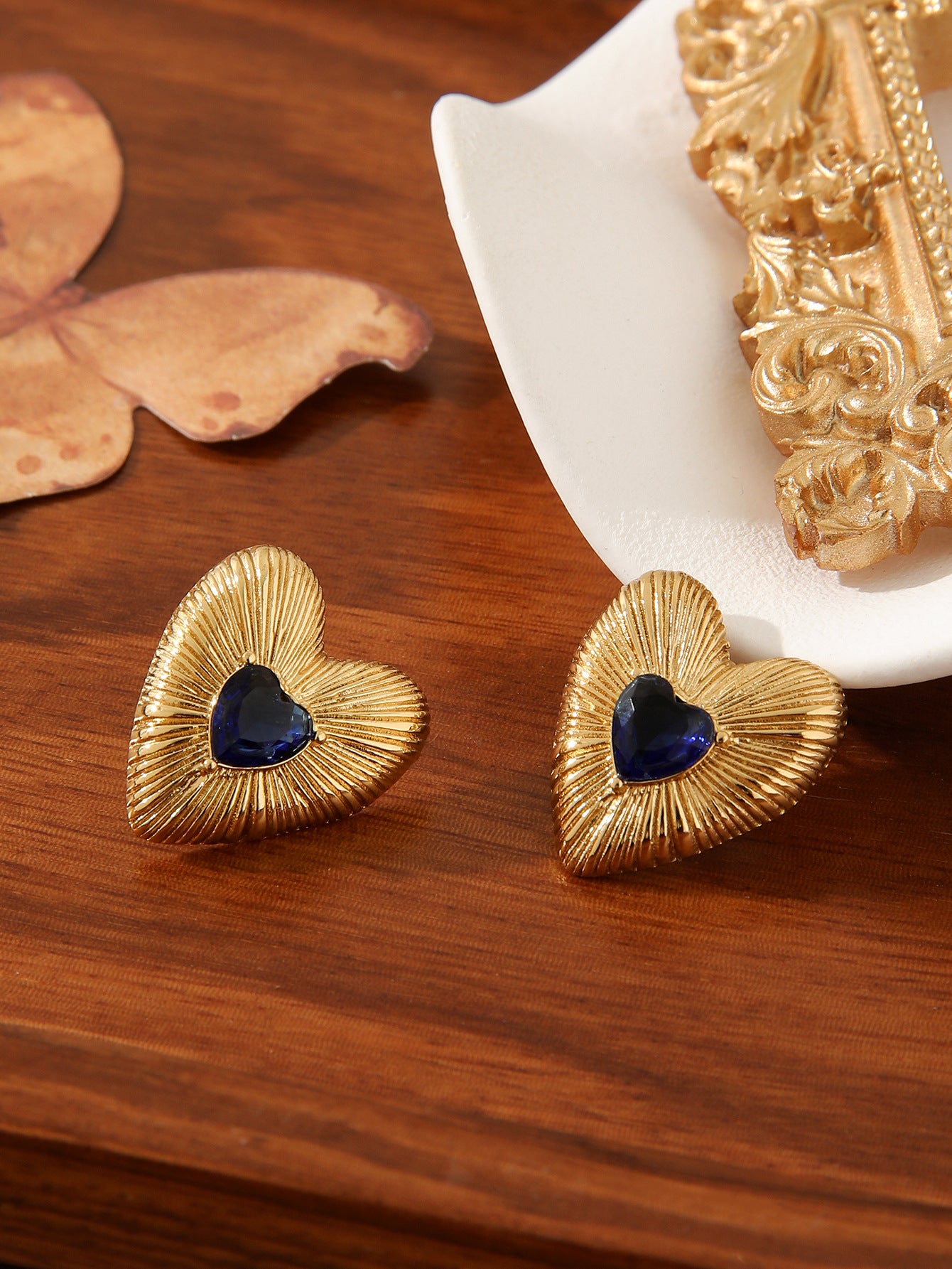 HEART STUD EARRINGS