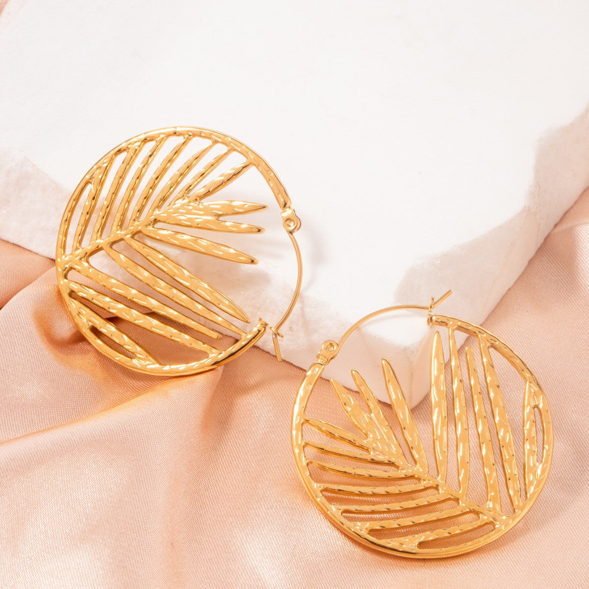 GOLD LEAF HOOP EARRINGS