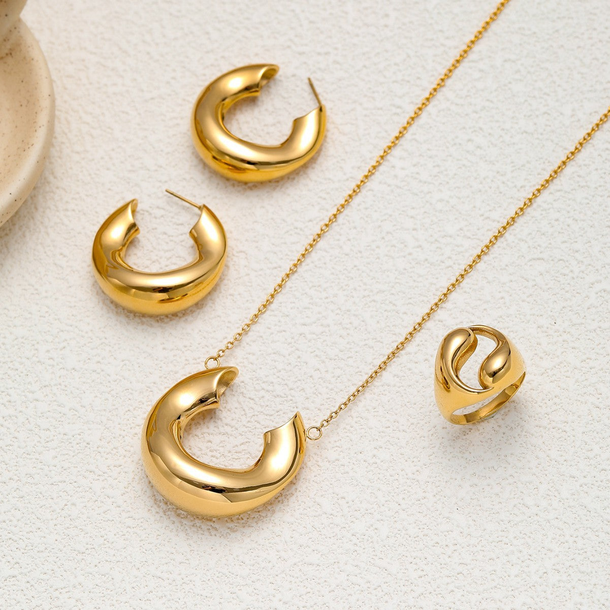 GOLDEN  HORSESHOE PENDANT NECKLACE SET