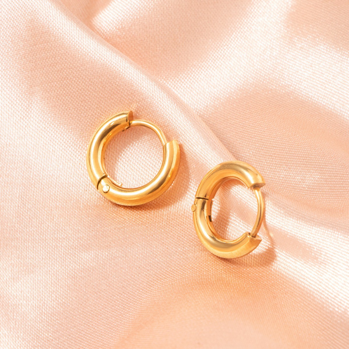 GOLD HUGGIE HOOP EARRINGS