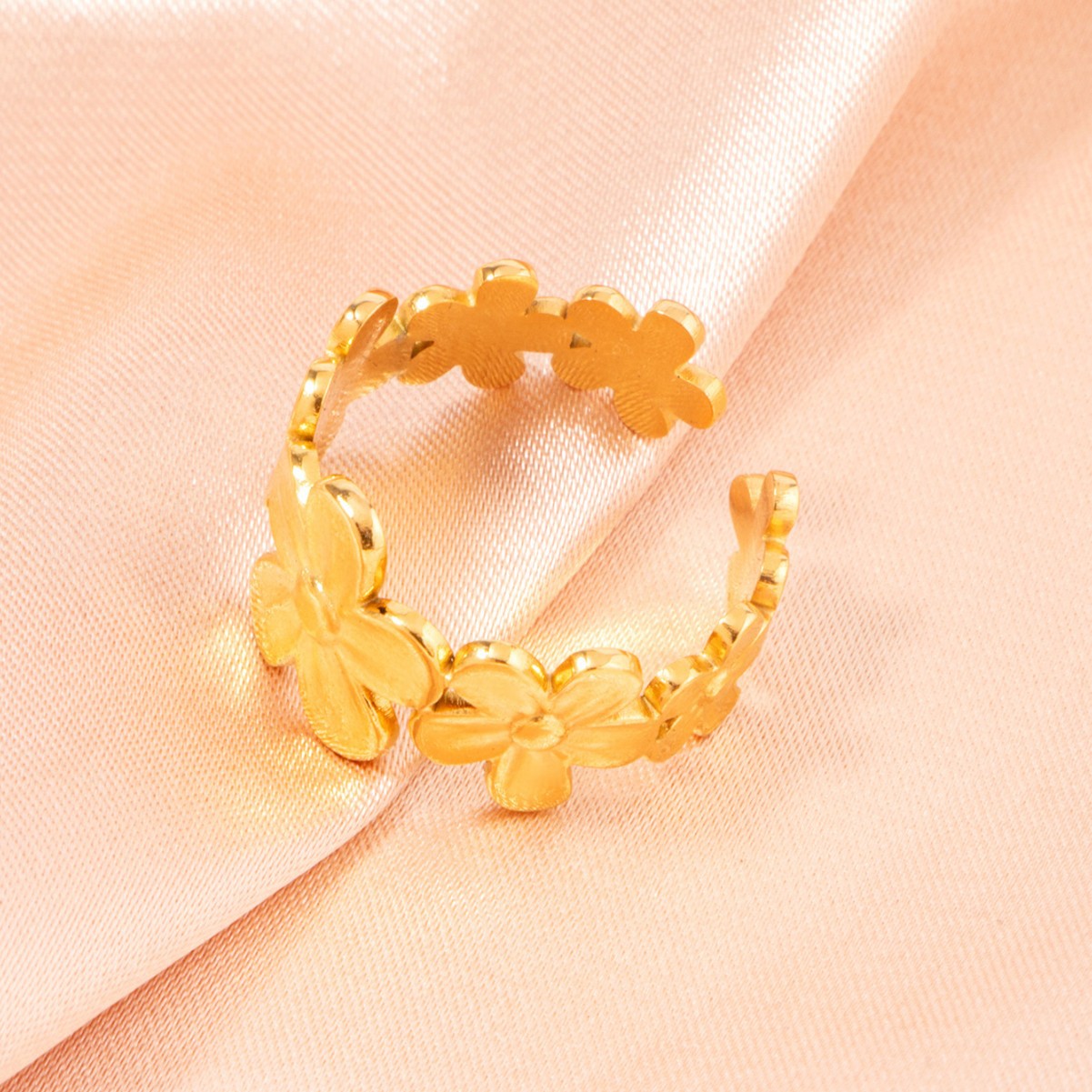 GOLD FLOWER RING