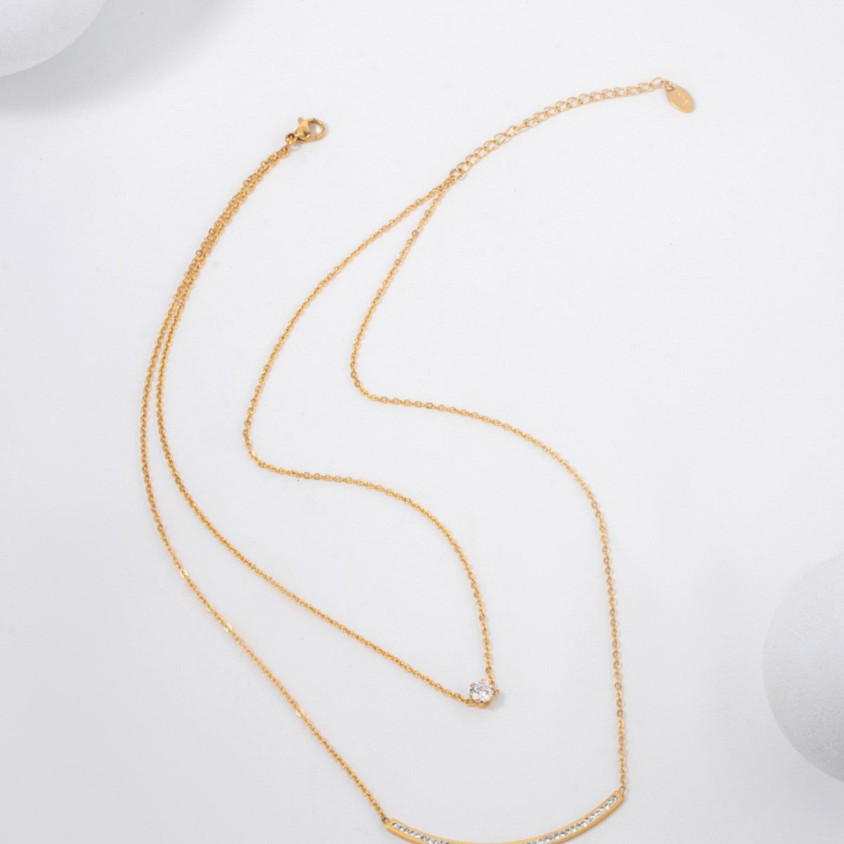 GOLD LAYERED NECKLACE