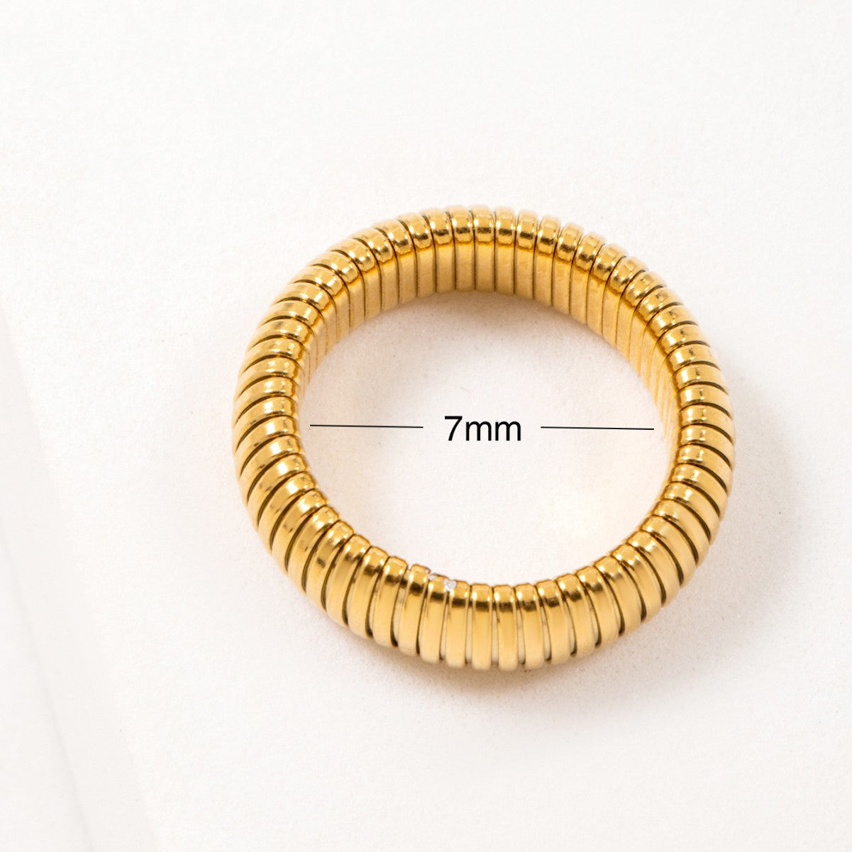 GOLDEN RIBBED FLEX RING