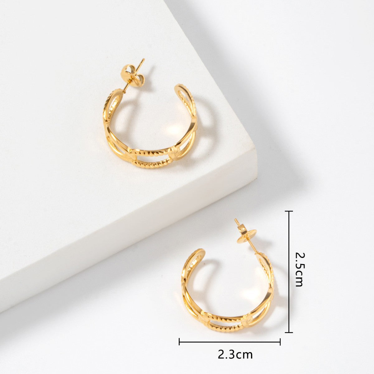 OVAL LINK C-HOOP EARRINGS