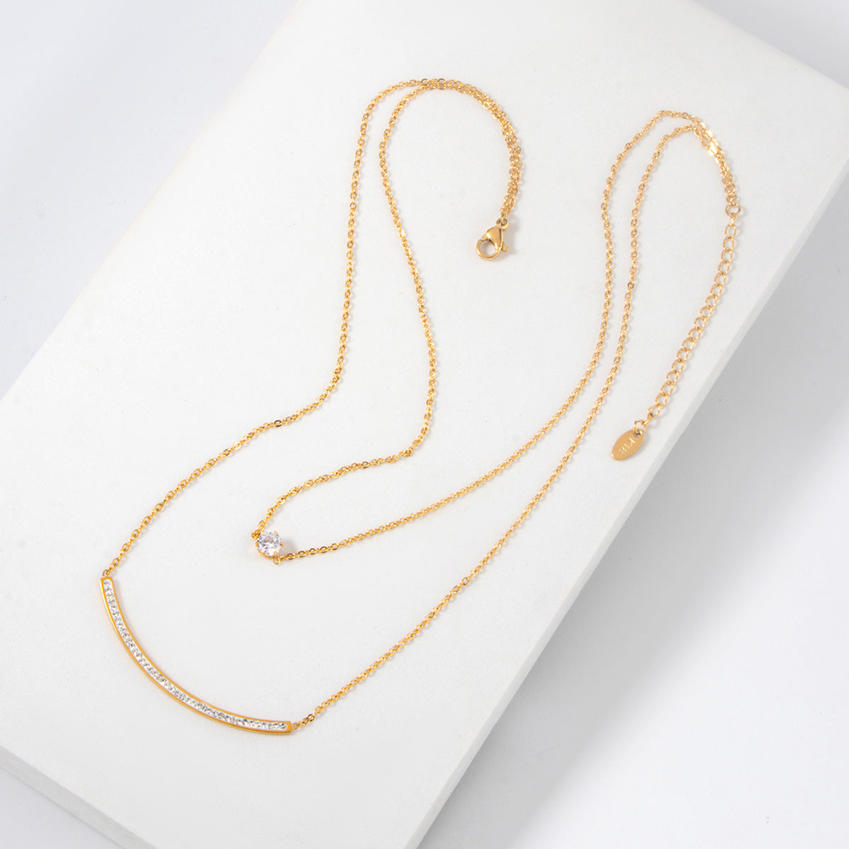 GOLD LAYERED NECKLACE