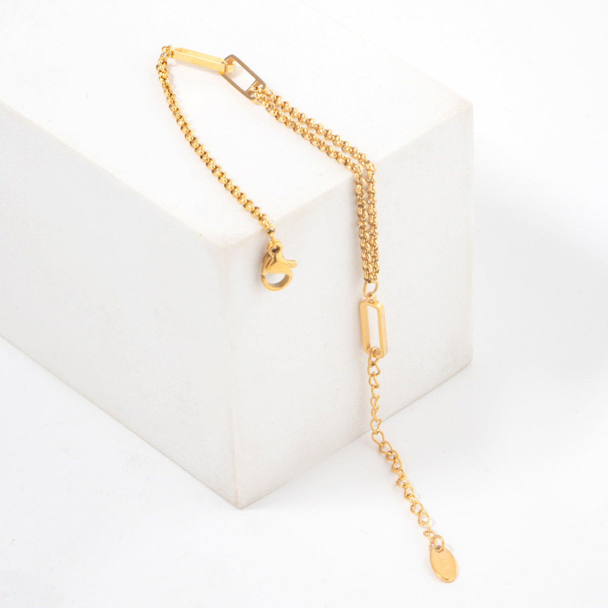 GOLD CHAIN BRACELET