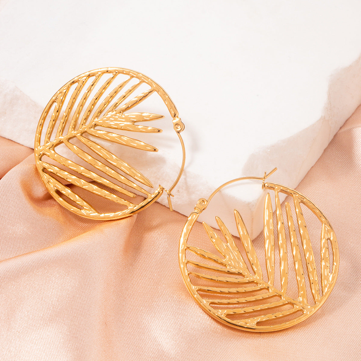 GOLD LEAF HOOP EARRINGS