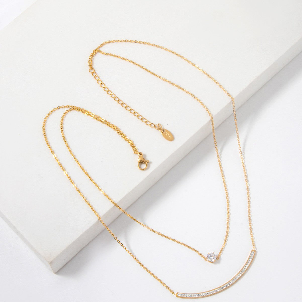 GOLD LAYERED NECKLACE