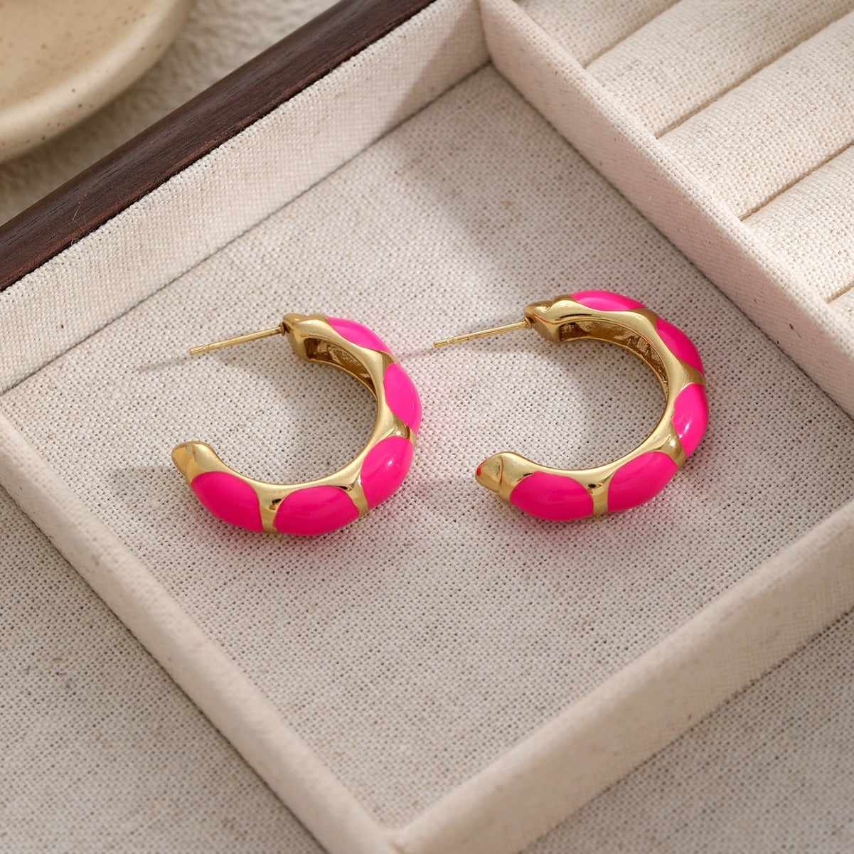 ENAMEL HOOP EARRINGS