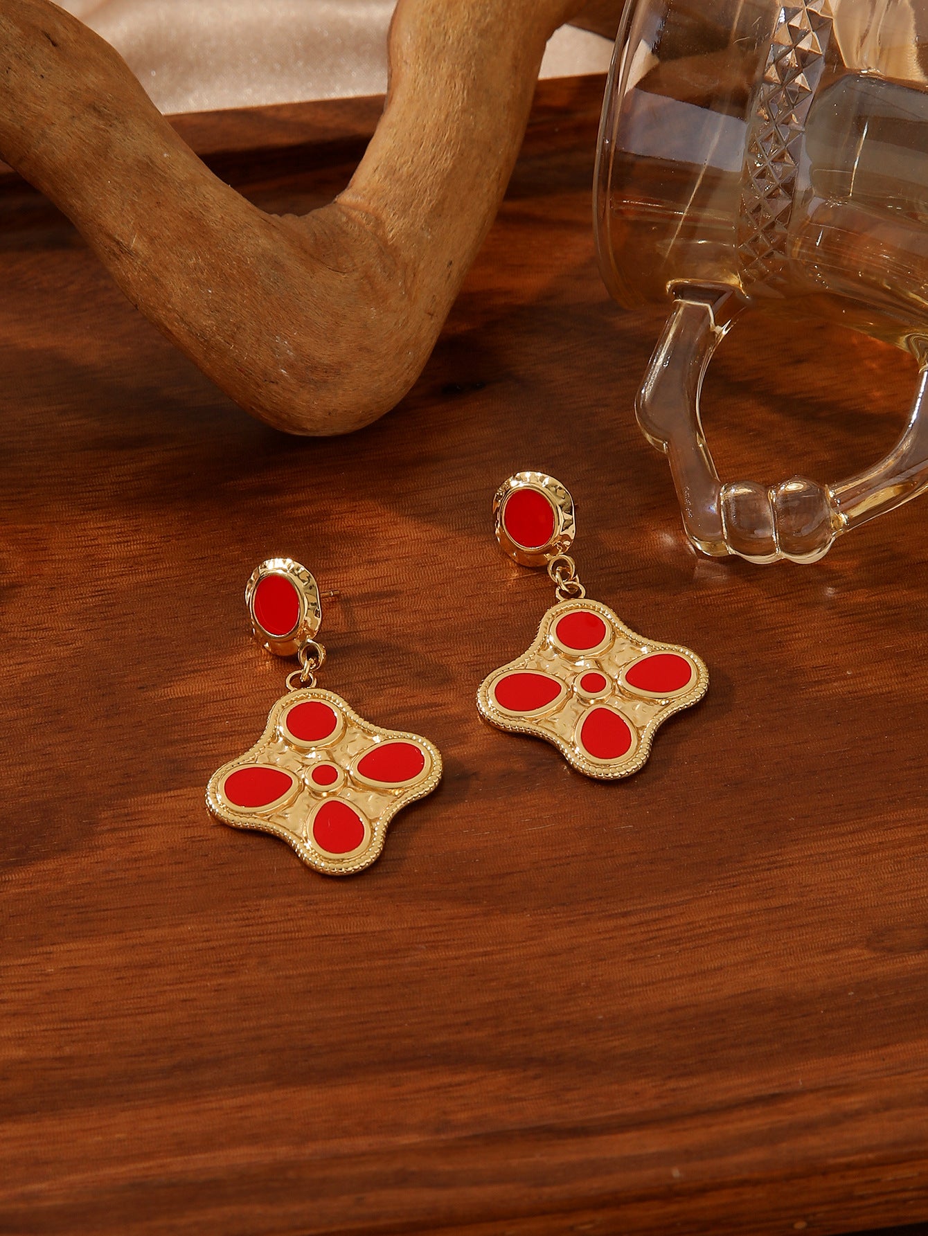 ENAMEL LUCKY CLOVER EARRINGS