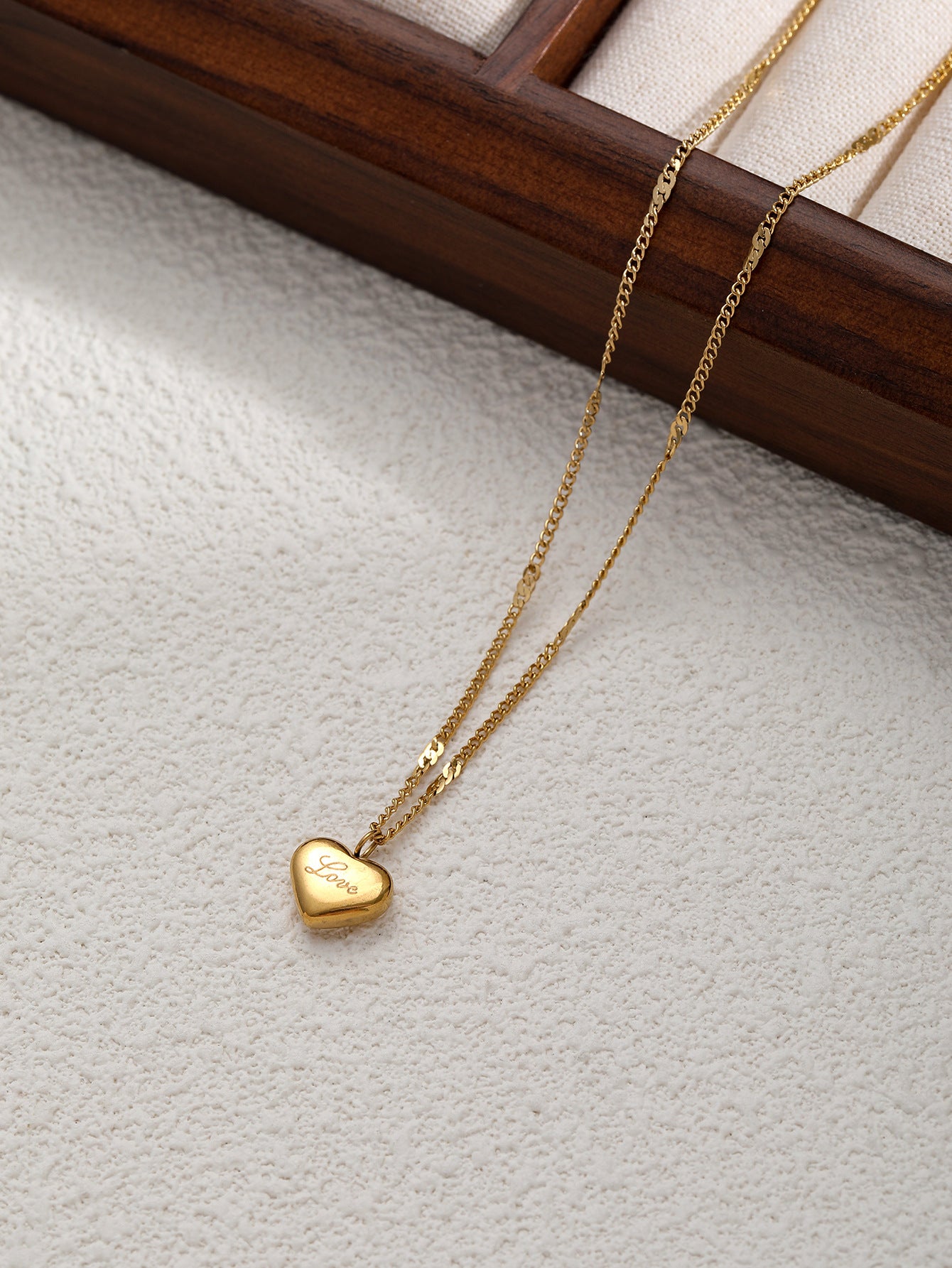 GOLD HEART PUFFY NECKLACE