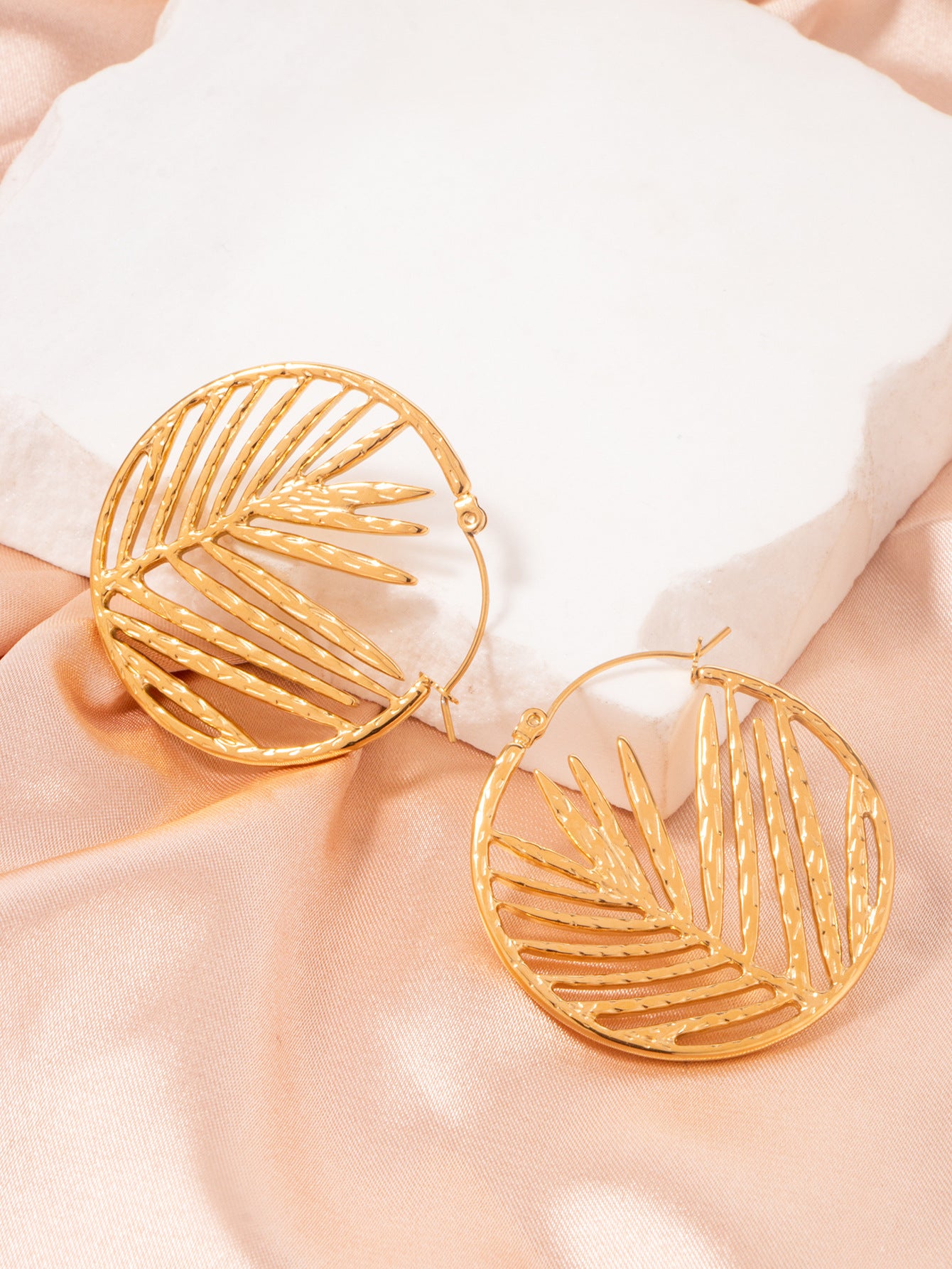 GOLD LEAF HOOP EARRINGS