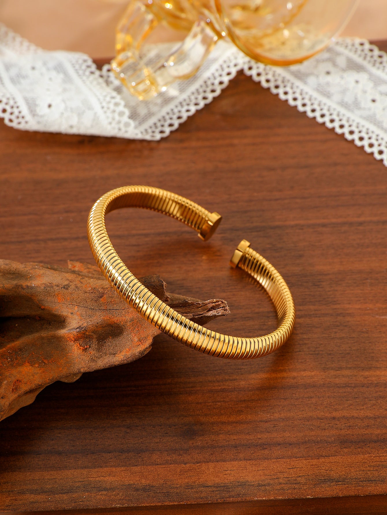 GOLD BANGLE BRACELETS