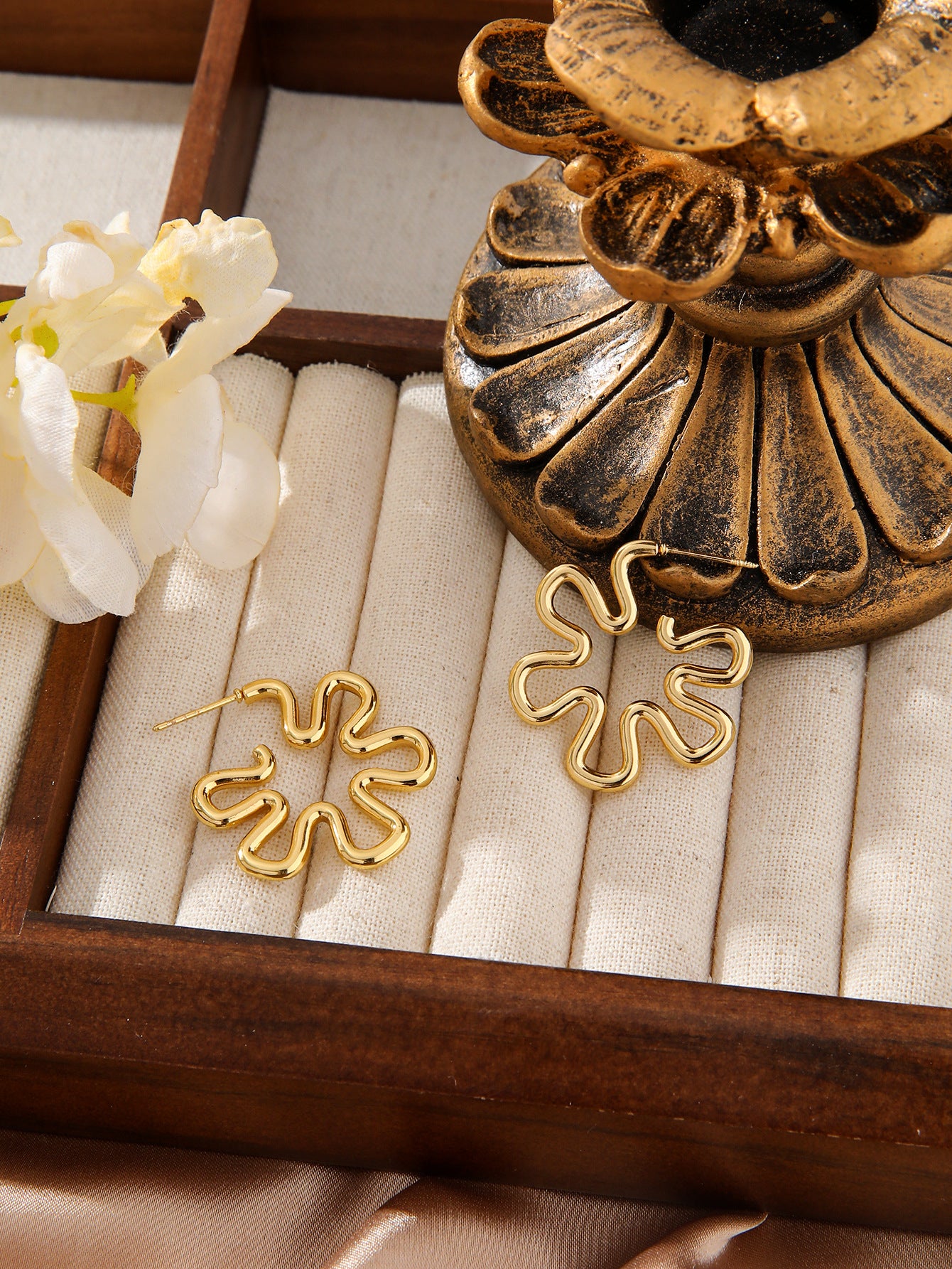 GOLD HOOP EARRINGS