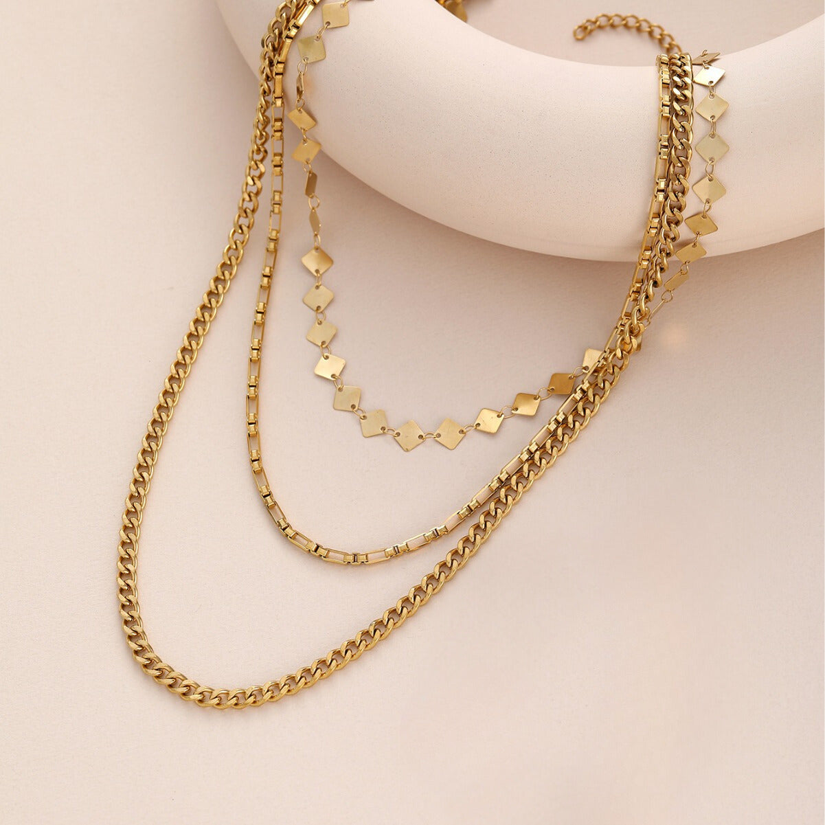 GOLD LAYERS NECKLACE SET