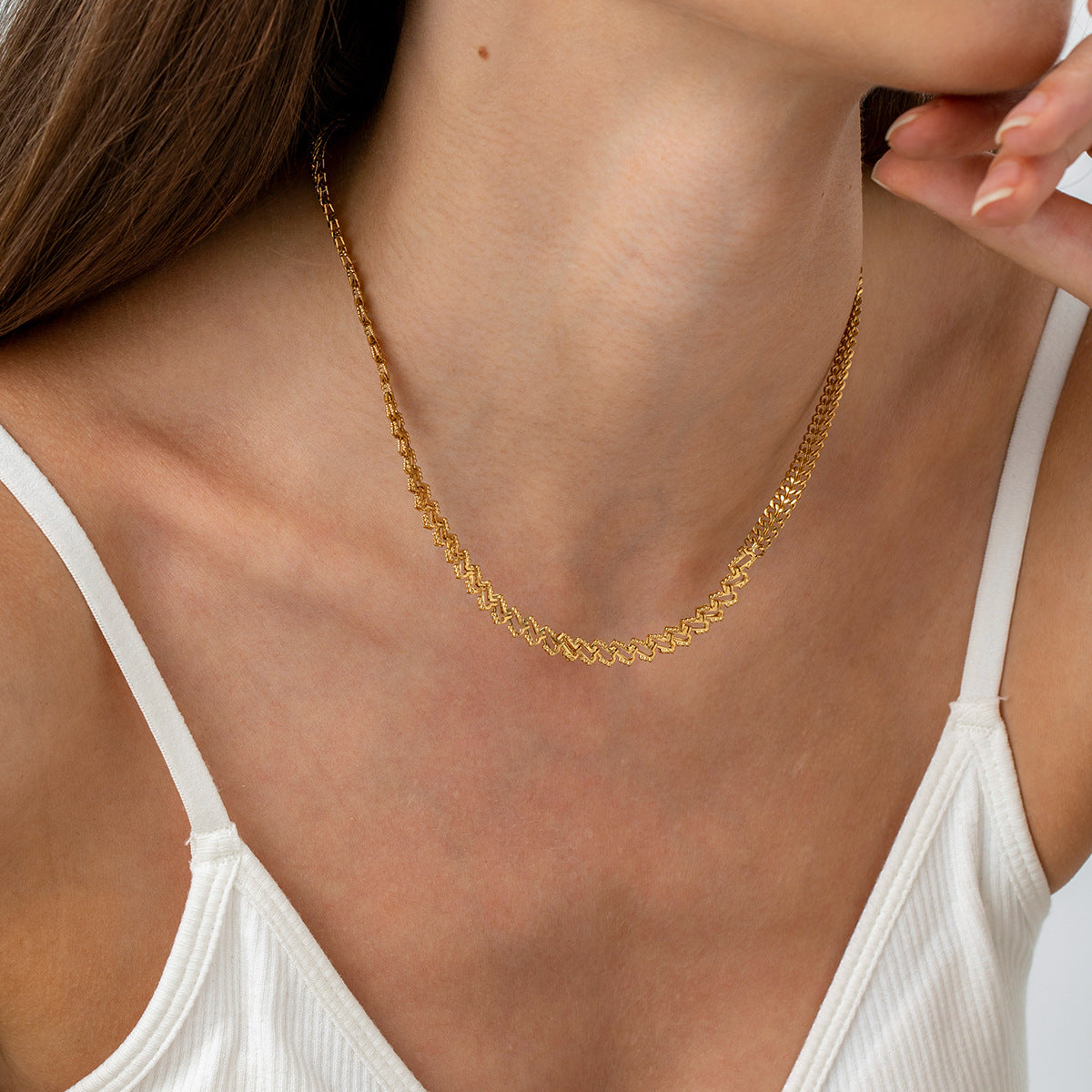 GOLD CHAIN NECKLACE